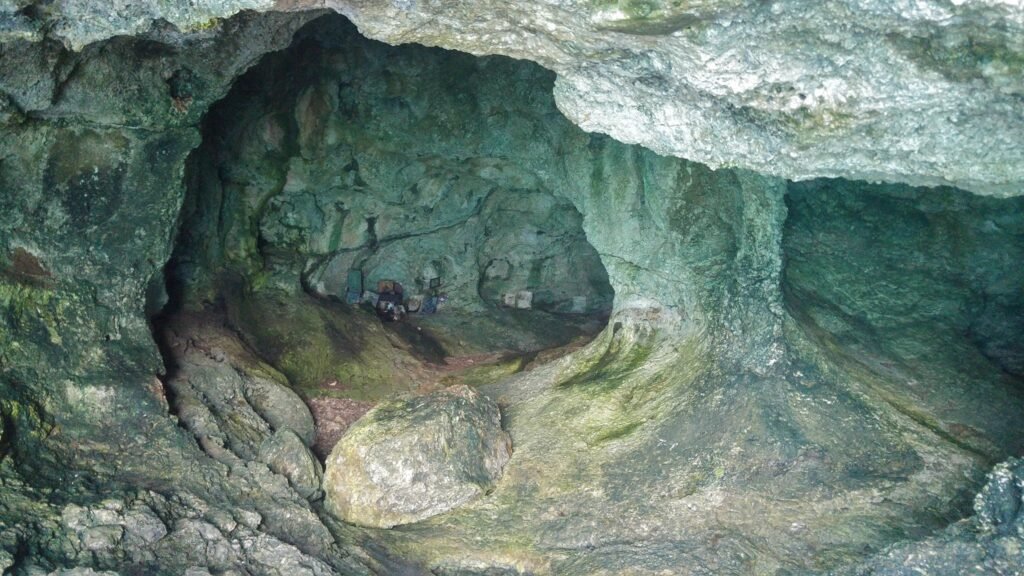 ксилофагу пещера агион сарандон xylophagou com cy