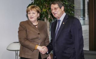 Анастасиадис и Меркель обсудили кипрский вопрос